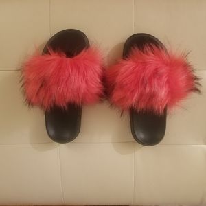 Faux fur Slides